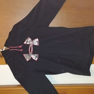 Women's Under Armour Hoodie Size medium, Black, hot pink, camo logo.
